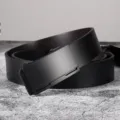 Schwarzer Herren Ledergürtel mit automatischer Metallschnalle, elegant und modern. - Präzisionsgeschnitten Gratfrei (503)