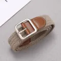Ceinture élastique tressée décontractée pour hommes femmes avec boucle métal et détail cuir marron. - Gris Brun