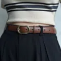 Ceinture en cuir marron pour femme avec boucle métallique, accessoire taille élégant et tendance. - Caramel élégant