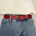 Ceinture en cuir rouge pour femme, ceinture taille ajourée avec boucle en métal, sangle élégante. - Rouge
