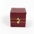 Boîte à bague rétro en cuir PU rouge avec fermoir doré pour emballage et cadeau de bijoux. - Boîte à Bagues Vintage Quadrilatère (J30) / Rouge