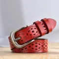 Ceinture en cuir ajourée rouge pour femme, élégante boucle ardillon pour jeans, chic. - 105cm / Rouge Ajouré