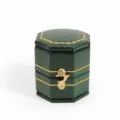 Sechseckige vintage grüne PU Leder Ringbox Schmuckgeschenkbox mit Goldkante und Metallverschluss - Gleichseitige Achteckige Retro Ringbox / Grün