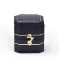 Sechseckige Vintage PU Leder Ringbox in Dunkelblau mit Goldrand für Schmuckverpackung. - Abgeschrägte Achteckige Retro Ringbox / Blau