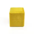 Scatola per anelli quadrata in velluto giallo brillante, confezione regalo morbida. - Scatola per anello singolo quadrilatera / Giallo