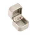 Elegante caja de anillos de terciopelo para joyas de compromiso, diseño de lujo de doble puerta. - Caja de Anillos Estilo Sándwich (G96) / Gris claro