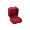 Rote Samt Schmuckschatulle für Ringe und Halsketten, elegante Geschenkbox für Verlobung. - Quadratische Aufbewahrungsbox mit gewölbtem Deckel / Rot