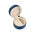 Kleine ronde blauwe fluwelen reis sieradendoos, draagbare ringen opbergdoos etui. - Donkerblauw