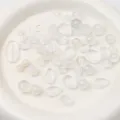 Gemischte Acryl transparente matte Perlen fuer DIY Armband Halskette Schmuck Zaeugen - 500g/Packung (ca. 550 Stk.) / Glitzer Gemischte Perlen (Reisweiß)