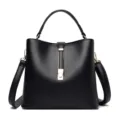 Borsa a tracolla in pelle PU nera da donna, elegante borsa con manico superiore e dettagli dorati. - Nero