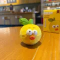 Süße Frucht Harz Figur Holz schnitzen Stil Desktop Spielzeug Auto Interieur Dekoration Box. - Orangen Figur / Orange