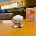 Mignon chiot géométrique blanc décoration de bureau avec cloche, résine décoration auto - Teddy