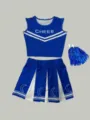 Detailaufnahme des blauen Cheerleader-Crop-Tops und Plisseerocks mit Mond-Drucken. - S / Oberteil und Hose / Blau