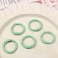 Anillos redondos de metal con resorte verde claro, hebilla de aleación para llaveros DIY. - Verde claro