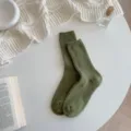 Grüne gerippte Wollsocken für Damen, gemütliche warme Winterstrümpfe im Alltag. - Einheitsgröße / Avocado