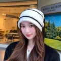 Otoño invierno gorro de punto estilo coreano a rayas jersey gorro de lana cálido - 55-59 / Blanco