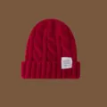 Gorro de punto rojo de invierno para mujer y hombre, gorro cálido de ochos con etiqueta elegante. - Rojo Oscuro