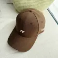 Gorra de béisbol marrón de algodón con bordado de letra N, sombrero de sol casual y elegante. - 55-59cm / Café