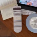 Calzini estivi cavi a righe retrò da donna, traspiranti e comodi da indossare. - Taglia unica / Grigio bianco - Bordo grigio viola - Righe a macchioline colorate