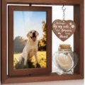 Marco de fotos giratorio de madera para mascotas con placa de corazón y tarro de recuerdos - Café Vertical (Marco + Botella Vacía) / 6 Pulgadas