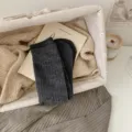 Chaussettes mi-hautes côtelées gris foncé pour femmes en coton, douces et chaudes au quotidien. - Taille unique / Gris foncé