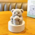 Süße beflockte Koala Figur Ornament, weiche Tisch und Auto Innendekoration Geschenk. - Umarmungsstil / Im Karton