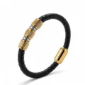 Bracciale da uomo in pelle intrecciata con perline metalliche dorate e chiusura magnetica. - 19cm / Oro