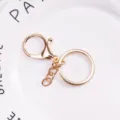 Accessoire de porte-clés en métal doré avec fermoir mousqueton pour la fabrication de bijoux DIY. - Ensemble de Trois Pièces Chaîne 4 Maillons / Or
