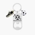 Portachiavi apribottiglie da calcio in acciaio inossidabile con scarpa da calcio pendente. - Apribottiglie Enjoy the moment 002