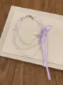 Collana di perle stile balletto con ciondoli a farfalla in cristallo e nastro viola. - Viola (Z-2563)