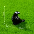 Mini statuetta di corvo nero, decorazione da scrivania micro paesaggio Halloween SKU. - Corvo del Giorno dei Morti (C3443)