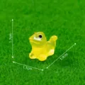 Miniature luminous lizard figurine for micro landscape garden DIY decoration and cute ornament. - 1.9x1.1x1.7cm / Light Yellow