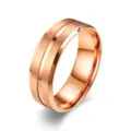 Vista detallada del anillo de acero inoxidable en oro rosa mate de 8 mm con ranura central. - Talla 6 / Rosa oro