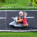 Miniature elderly couple scooter resin figurine DIY ornament desktop decor style variant - Yellow-Red Elderly Couple Figure Only (Without Motorcycle)