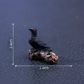 Mini schwarze Krähe Figur auf Ast, Halloween DIY Mikro Landschaft Deko Zubehör, 2.4cm kleine Deko. - Krähe auf dem Stumpf