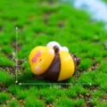 Kleine Kunstharz Honigbiene Figur für Mikrolandschaft Garten DIY Dekoration Desktop 2.7cm - Herz und Biene / Gefällt mir Stil
