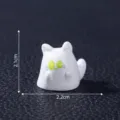 Miniatur weiße Geist Katze Figur, süßes Mikrolandschaft Halloween DIY Zubehör, 2,1x2,2cm. - Katzengeist