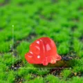 Miniatur Harz rote Kreatur Figur DIY Mikrolandschaft Desktop Dekoration Ornament klein - Leuchtender Hirschkäfer Klein (20#) / 1.7x1cm
