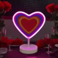 Lampada da tavolo neon cuore LED romantica decorazione camera cyberpunk luce notturna - Alimentato a batteria / Multicolore Cuore