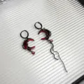 Dark gothic red crescent moon tassel earrings, asymmetric design, sweet and cool style. - Earrings (Z-2520)