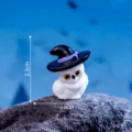 Mini figura buho blanco sombrero bruja resina Halloween micro paisaje DIY decoracion 2.3cm - Búho de Cabeza Inclinada