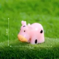 Miniature pink resin cow figurine, cute micro landscape DIY gardening accessory ornament. - Pink