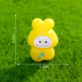 Mini figurine d'animal à capuche jaune, accessoire de jardin micro-paysage en résine. - Lapin en imperméable n° 5