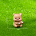 Schattige kleine bruine beer miniatuur figuur mos landschap DIY decoratie bureau ornament variant. - Nr. 11 Brood eten