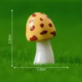 Figurine de champignon en céramique miniature pour micro paysage de mousse bonsai DIY 2.3cm - Champignon élancé à chapeau jaune n° 6