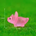 Mini figurine dinosaure en resine, triceratops rose micro paysage jardin mousse. - Rose rouge
