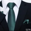 Detailopname van een donkergroene jacquard herendas met pochette en bijpassende manchetknopen. - Donkergroene Ruit Stijl (S276)