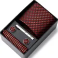 Coffret cravate rouge et noire à pois, pochette, boutons de manchette et pince pour homme élégant. - HB63