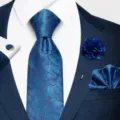Conjunto de corbata azul para hombre, panuelo de bolsillo, flor de solapa y gemelos. - 12648-SF175
