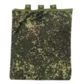 Gedetailleerd overzicht van digitaal camo tactisch opbergtasje met MOLLE riemen en koord. - Russische Camouflage
